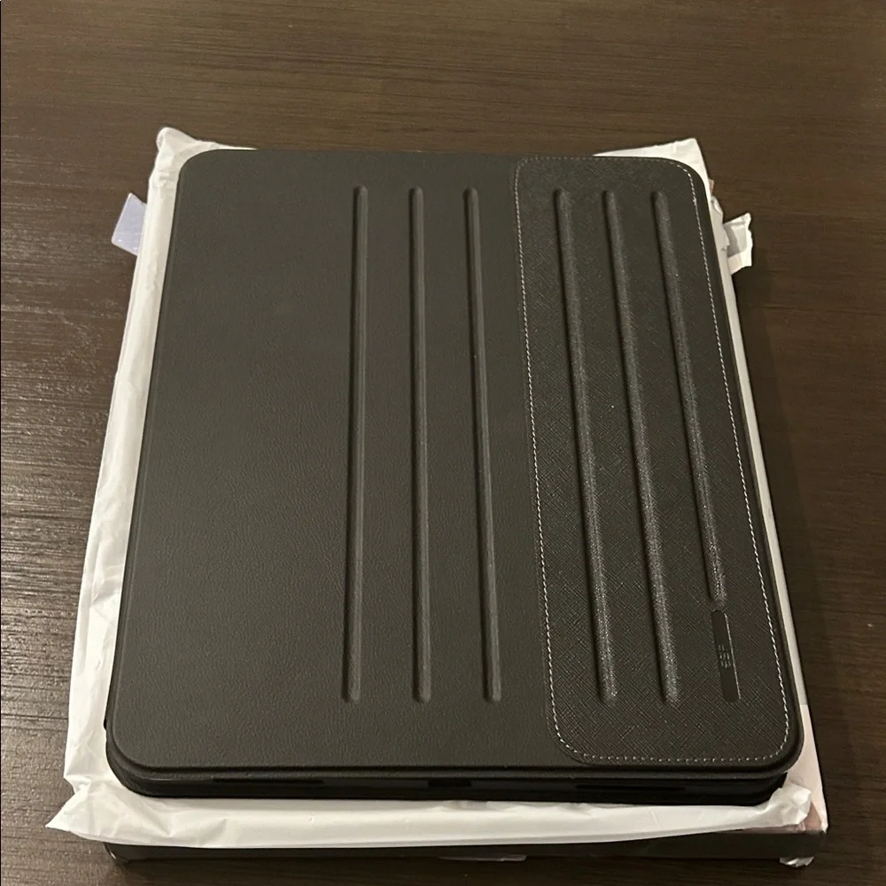ESR Magnetic Tablet Case - Black